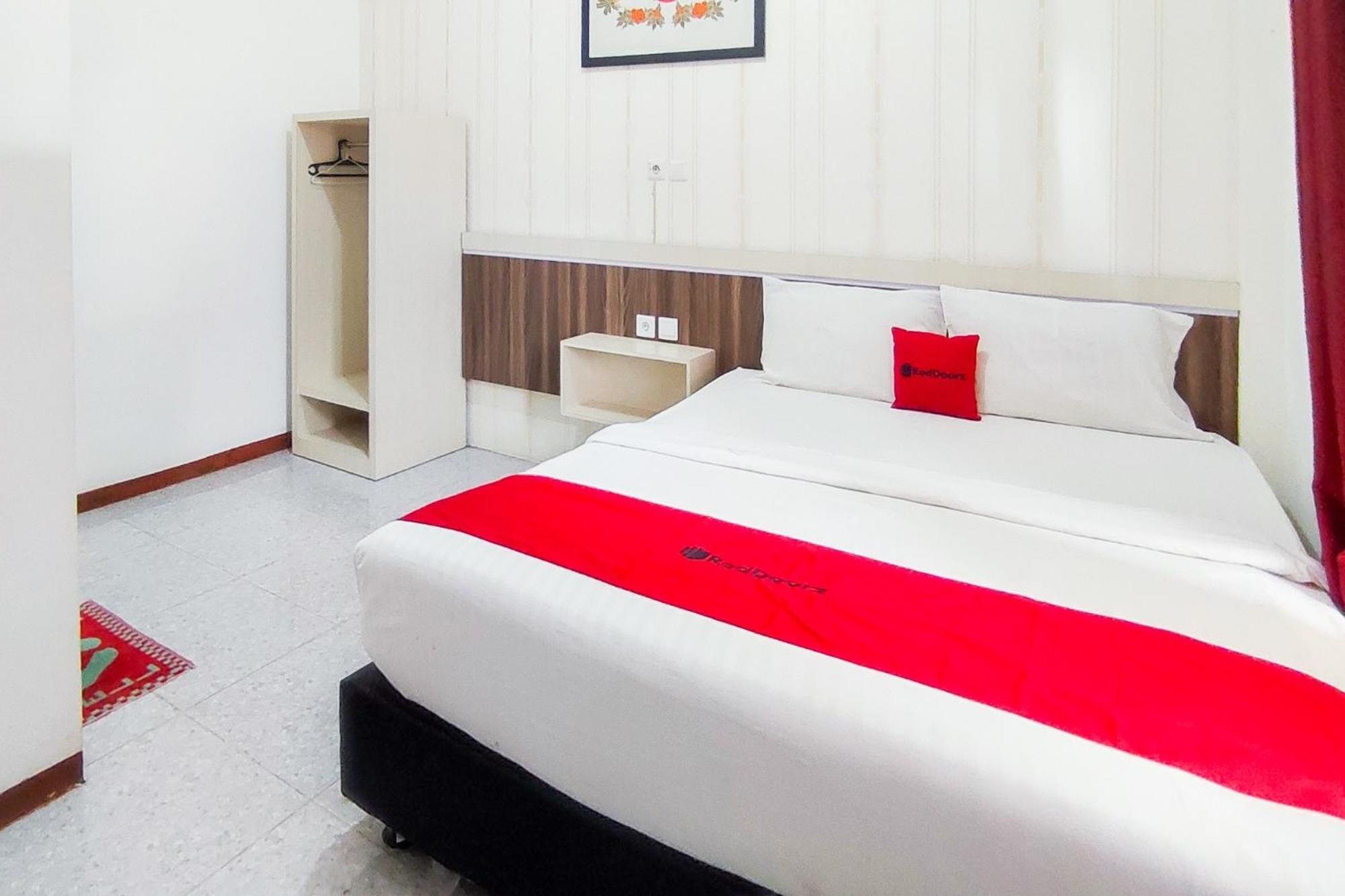 Reddoorz Syariah At Penginapan Eby Padang Exterior foto