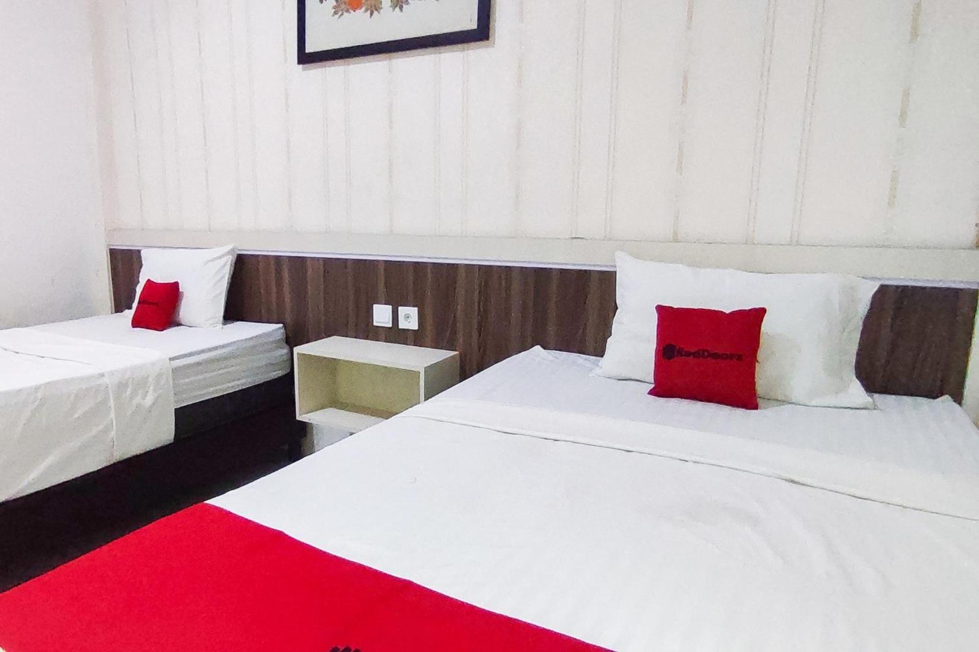 Reddoorz Syariah At Penginapan Eby Padang Exterior foto